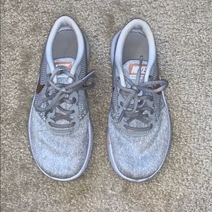 nike flex contact running shoe size 6